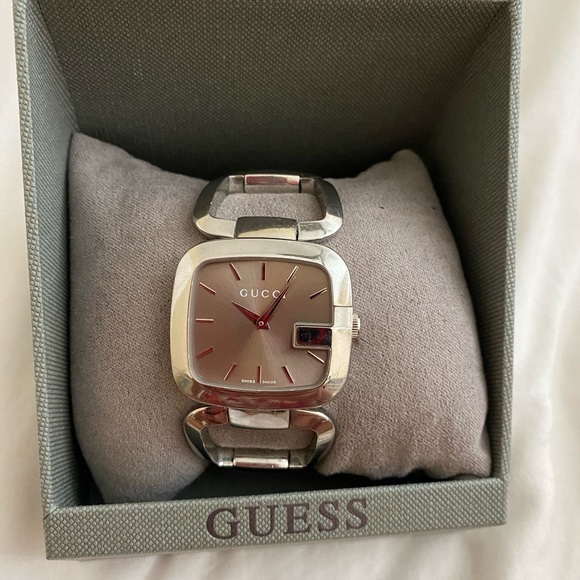 Gucci watch woman’s - Picture 2 of 9